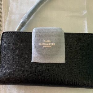 New with tags Coach tech wallet